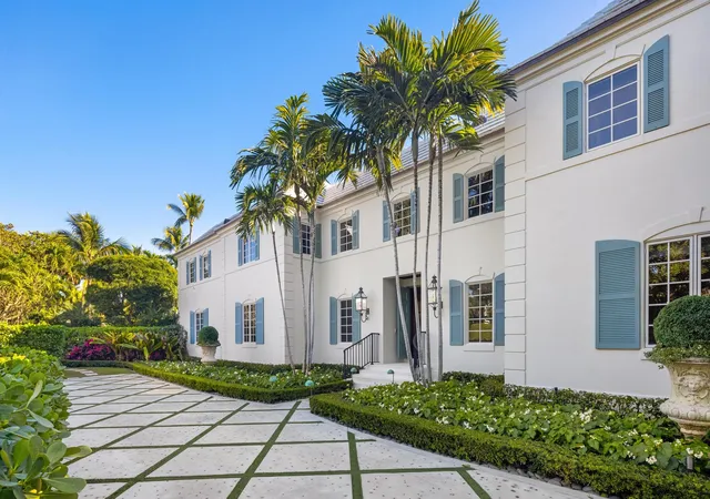 Photo 1 of Mansion for sale at 9 Via Vizcaya, Palm Beach, FL 33480 | MLS# R11159306 | Listing updated on 2026-09-28