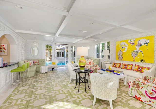 Photo 4 of Single family home for sale at 9 Via Vizcaya, Palm Beach, FL 33480 | MLS# R11159306 | Listing updated on 2026-09-28