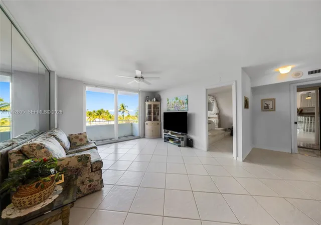 4th image of 465 Ocean Dr #419, Miami Beach, FL 33139 | MLS# A11952605