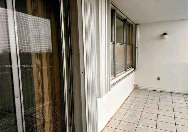 2nd image of 1300 Ne Miami Gardens Dr #1001E, Miami, FL 33179 | MLS# A11953200