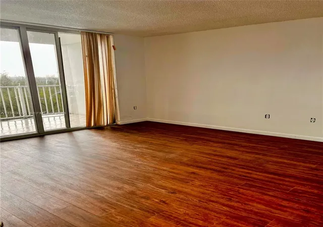 3rd image of 1300 Ne Miami Gardens Dr #1001E, Miami, FL 33179 | MLS# A11953200