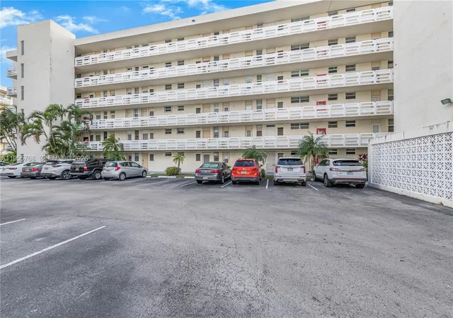 3rd image of 3020 Marcos Dr #S109, Aventura, FL 33160 | MLS# A11955768
