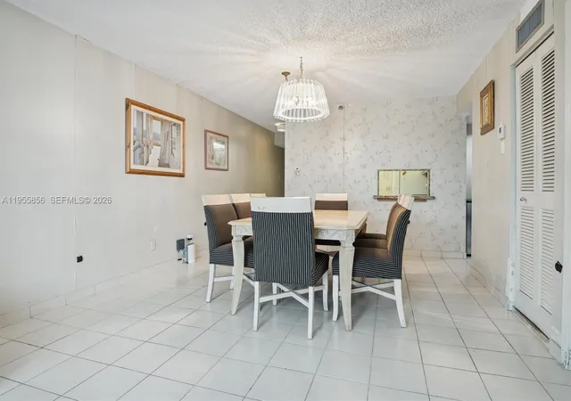 5th image of 4301 Collins Ave #202, Miami Beach, FL 33140 | MLS# A11955856