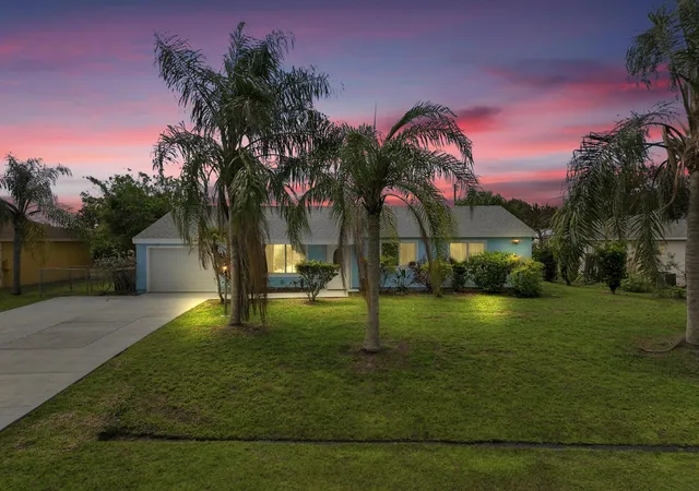 Homes for sale in Port Saint Lucie, FL | 420 Se Streamlet Ave, Port Saint Lucie, FL 34983 | MLS# R11159439