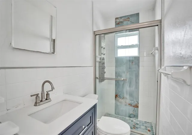 Photo 4 of House for sale at 306 NE 13th Avenue, Pompano Beach, FL 33060 | MLS# F10549595 | Listing updated on 2026-09-23