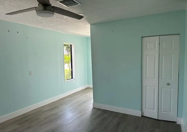 Photo 3 of Single family home for sale at 907 SE Lake St, Stuart, FL 34994 | MLS# R11159628 | Listing updated on 2026-09-30