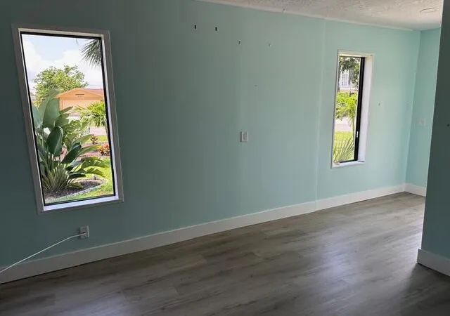 Photo 4 of Single family home for sale at 907 SE Lake St, Stuart, FL 34994 | MLS# R11159628 | Listing updated on 2026-09-30
