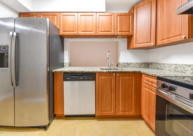 Listing Photo 4 - Condo for sale in building located at 6053 10Th 140Th Ave N, Greenacres, FL 33463 - Unit #140