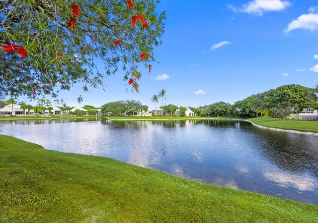 2nd image of 1020 Lytham Ct, West Palm Beach, FL 33411 | MLS# R11159705