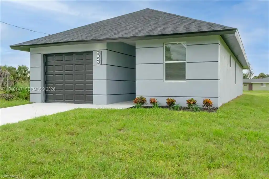 Photo 1 of Single family home for sale at 2045 Carver Ave, Fort Myers, FL 33916 | MLS# A11940447 | Listing updated on 2026-09-30
