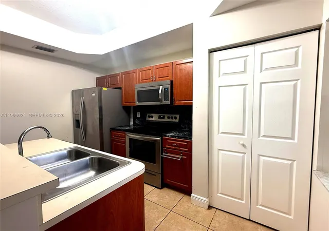 3rd image of 4932 Windward Wy #1301, Fort Lauderdale, FL 33312 | MLS# A11956621