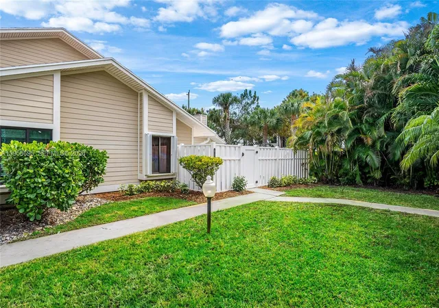 3rd image of 804 Summerwinds Ln, Jupiter, FL 33458 | MLS# A11956695