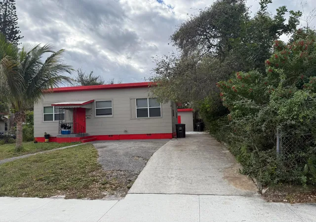 Photo 1 of Multi family home for sale at 926 33rd Street, West Palm Beach, FL 33407 | MLS# R11159824 | Listing updated on 2026-09-23