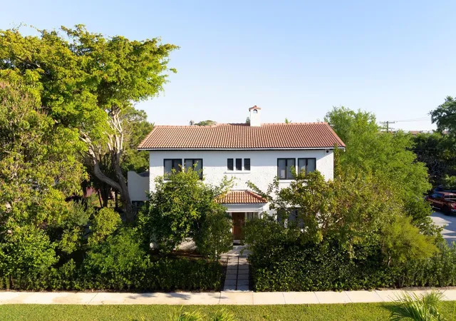 2nd image of 1629 S Lakeside Dr, Lake Worth Beach, FL 33460 | MLS# R11159898