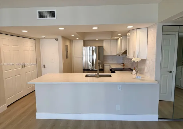 2nd image of 20335 W Country Club Dr #1203, Aventura, FL 33180 | MLS# A11957328