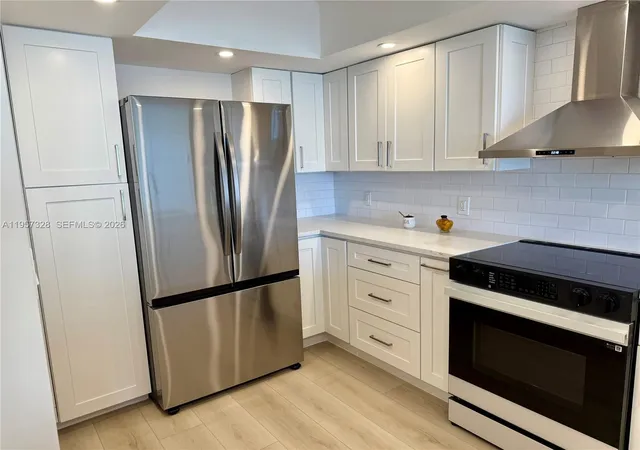 3rd image of 20335 W Country Club Dr #1203, Aventura, FL 33180 | MLS# A11957328