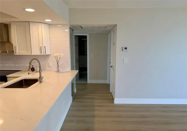 4th image of 20335 W Country Club Dr #1203, Aventura, FL 33180 | MLS# A11957328