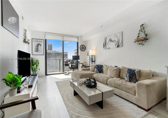 3rd image of 55 Sw 9Th St #3005, Miami, FL 33130 | MLS# A11954582