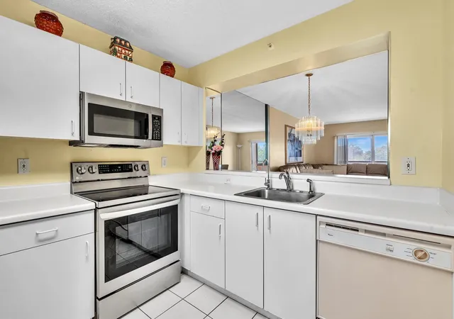 Homes for sale in Tamarac, FL | 9560 Weldon Cir #J413, Tamarac, FL 33321 | MLS# F10549916