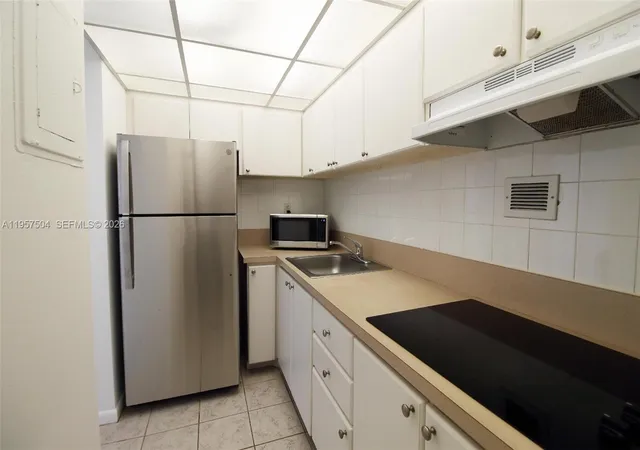 4th image of 1000 West Ave #906, Miami Beach, FL 33139 | MLS# A11957504