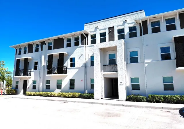Listing Photo 2 - Condo for sale in building located at 8878 Lake Worth Rd, Lake Worth Beach, FL 33467 - Unit #209