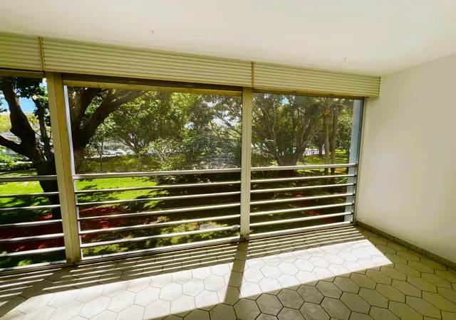 4th image of 3001 Portofino Iss #E2, Coconut Creek, FL 33066 | MLS# F10549934