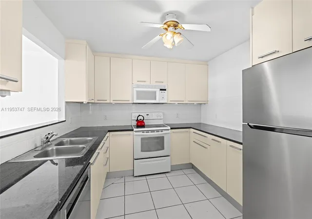 3rd image of 2780 Ne 183Rd St #1911, Aventura, FL 33160 | MLS# A11953747