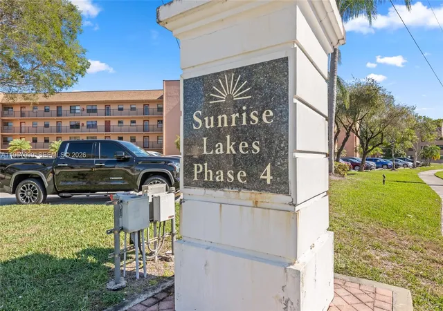2nd image of 10300 Nw 30Th Ct, Sunrise, FL 33322