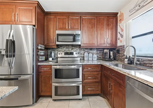4th image of 10300 Nw 30Th Ct, Sunrise, FL 33322