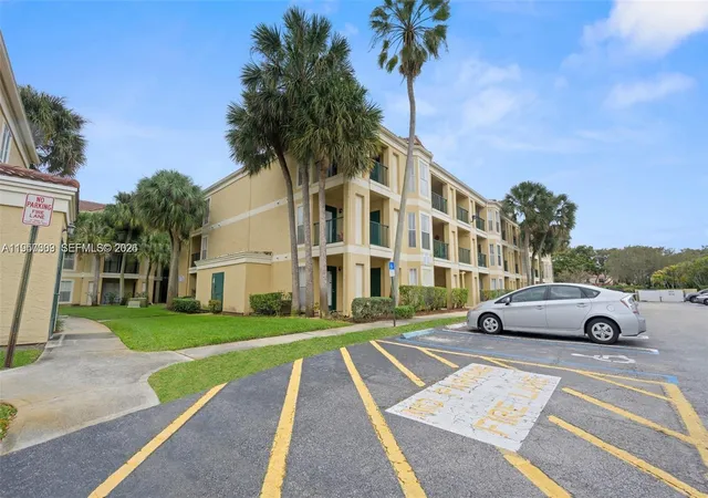 Homes for sale in Coral Springs, FL | 777 Riverside Dr #1521, Coral Springs, FL 33071 | MLS# A11957303