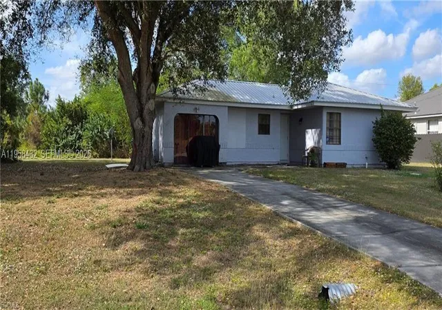 1st image of 5036 E Tradewinds Cir, Labelle, FL 33935 | MLS# A11958432