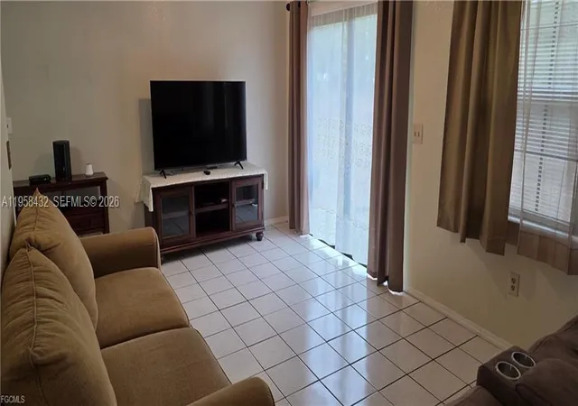 4th image of 5036 E Tradewinds Cir, Labelle, FL 33935 | MLS# A11958432
