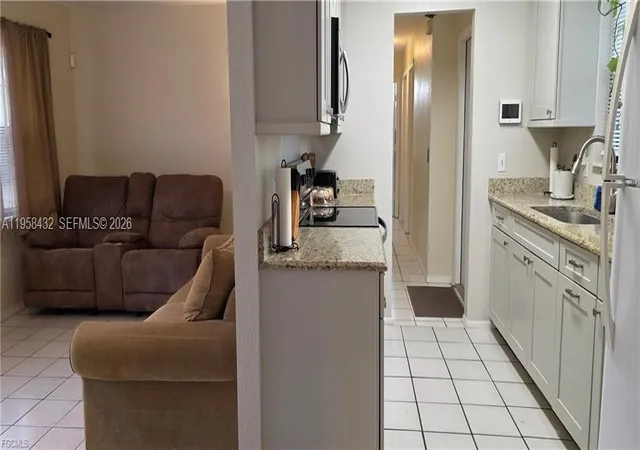 5th image of 5036 E Tradewinds Cir, Labelle, FL 33935 | MLS# A11958432
