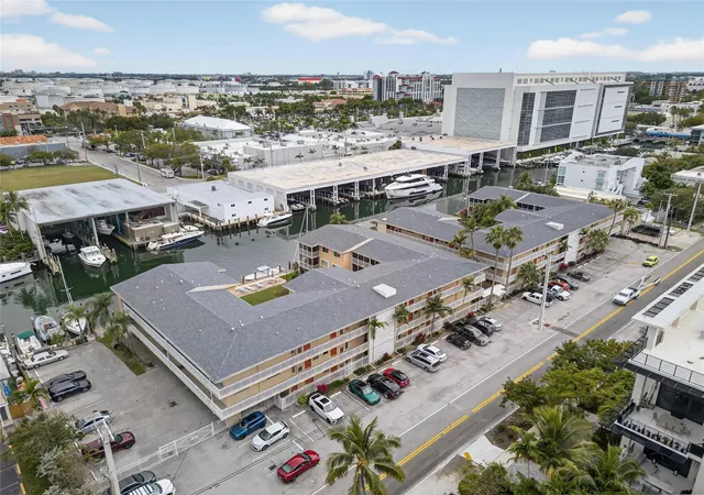 Listing Photo 3 - Condo for sale in building located at 1510 Se 15Th St, North Lauderdale, FL 33316 - Unit #310