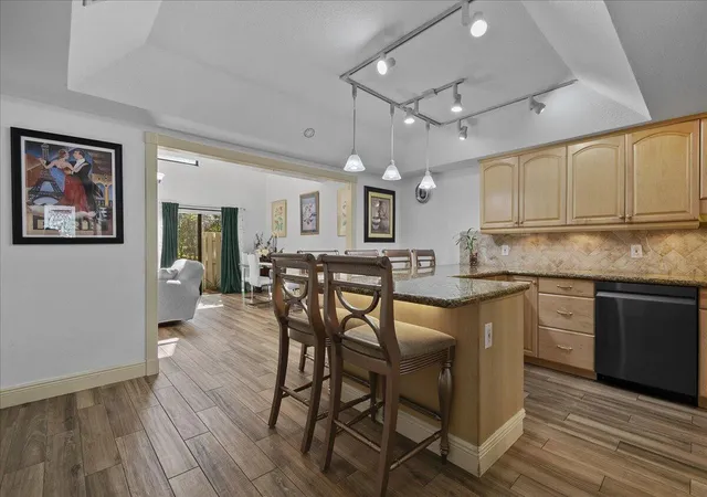 Photo 3 of Townhouse for sale at 605 Maplewood Dr, Greenacres, FL 33415 | MLS# R11160498 | Listing updated on 2026-09-23