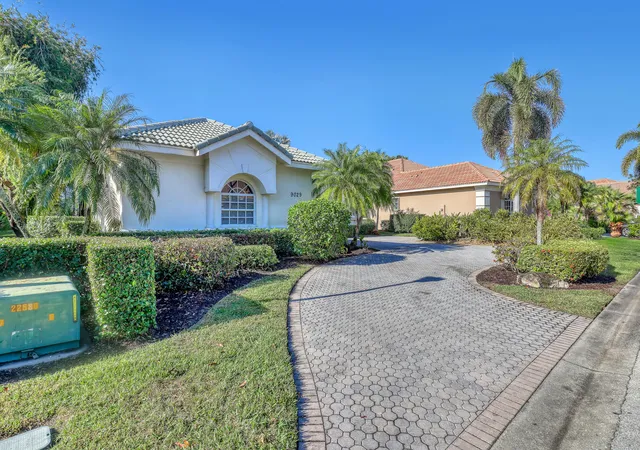 3rd image of 9029 One Putt Pl, Port Saint Lucie, FL 34986 | MLS# R11160521