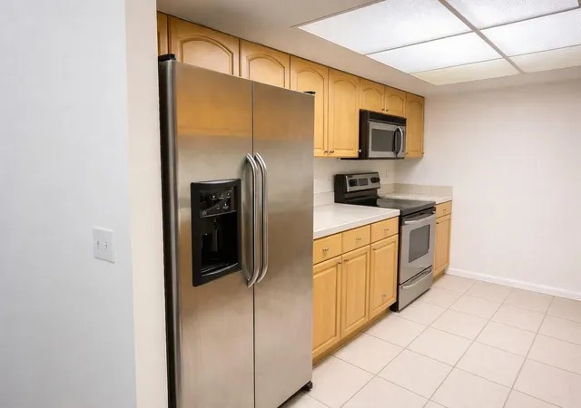 Photo 2 of Townhouse for sale at 1294 White Pine Dr #1294, Wellington, FL 33414 | MLS# F10549624 | Listing updated on 2026-09-23