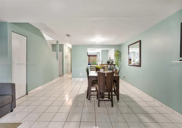 Homes for sale in Sunrise, FL | 4713 N Pine Island Rd, Sunrise, FL 33351 | MLS# A11958767