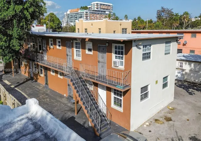 3rd image of 1736 Nw 19Th St, Miami, FL 33125 | MLS# A11958768