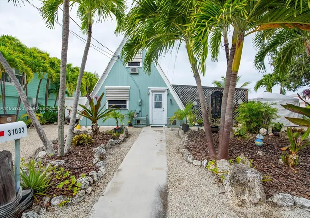 1st image of 31033 Hibiscus Dr, Big Pine Key, FL 33043 | MLS# A11958850