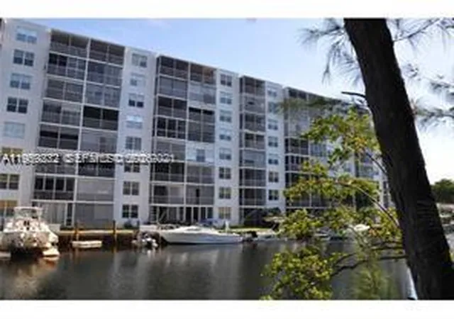 Homes for sale in North Miami Beach, FL | 3660 Ne 166th St #611, North Miami Beach, FL 33160 | MLS# A11959232