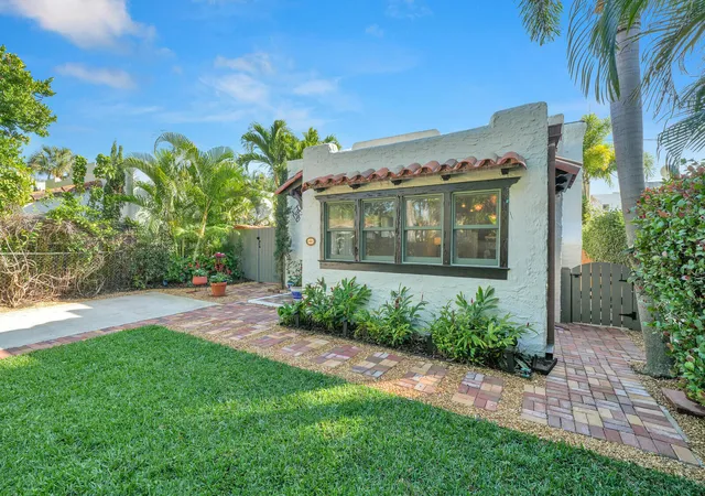 Photo 3 of Single family home for sale at 744 Penn St, West Palm Beach, FL 33401 | MLS# R11160778 | Listing updated on 2026-09-23