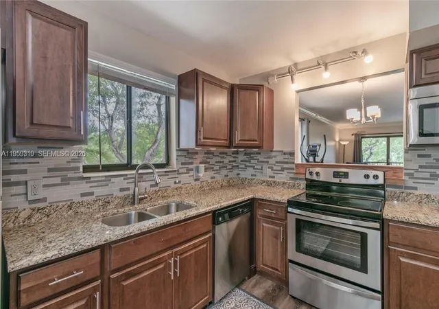 Homes for sale in Weston, FL | 402 Lakeview Dr #201, Weston, FL 33326 | MLS# A11959319