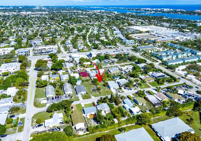Homes for sale in Lake Worth, FL | 1073 Florence Rd, Lake Worth, FL 33462 | MLS# R11160799
