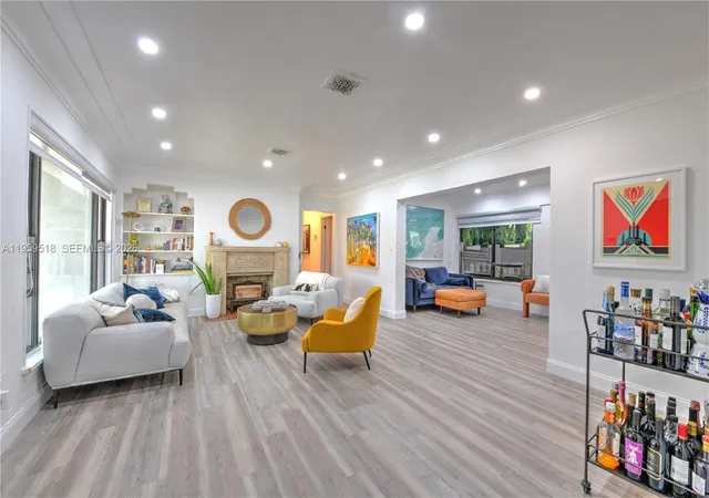 Homes for sale in Hollywood, FL | 110 N 16th Ave, Hollywood, FL 33020 | MLS# A11959518