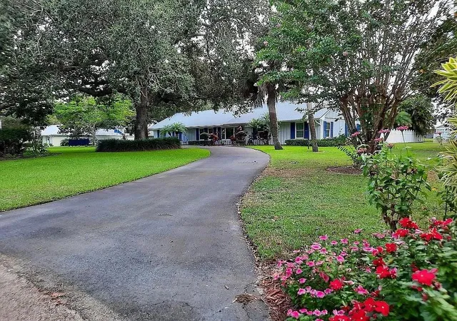 Photo 2 of Single family home for sale at 155 31st Avenue, Vero Beach, FL 32968 | MLS# F10549537 | Listing updated on 2026-09-23