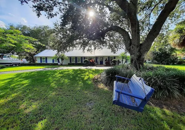 Photo 3 of Single family home for sale at 155 31st Avenue, Vero Beach, FL 32968 | MLS# F10549537 | Listing updated on 2026-09-23