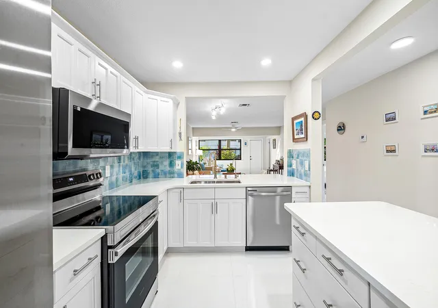 2nd image of 2016 Sw 29th Ct #5b1, Delray Beach, FL 33445 | MLS# R11160912