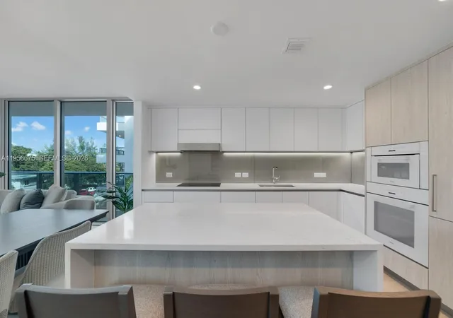 4th image of 9221 E Bay Harbor Dr, Bay Harbor Islands, FL 33154