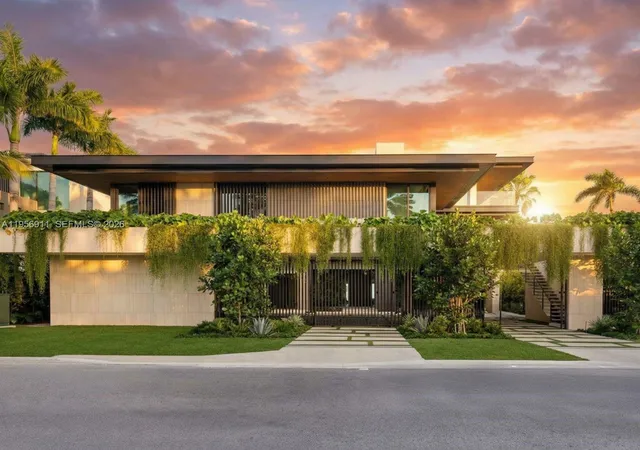 3rd image of 255 Ocean Blvd, Golden Beach, FL 33160 | MLS# A11956911